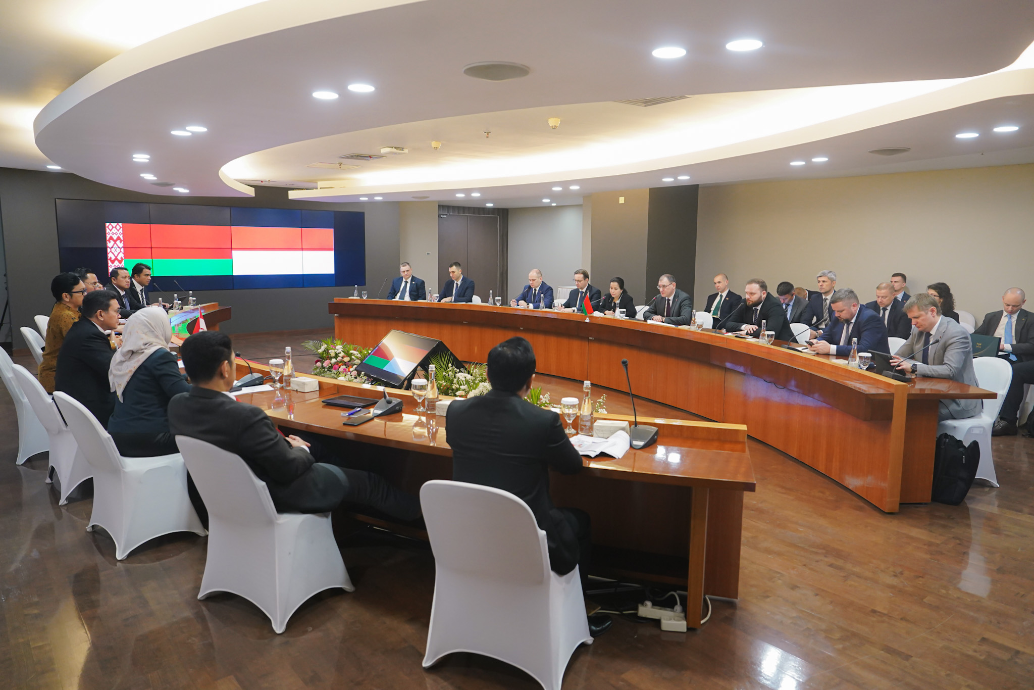 Pertemuan Bilateral Mendag RI dengan Wakil Perdana Menteri Republik Belarus