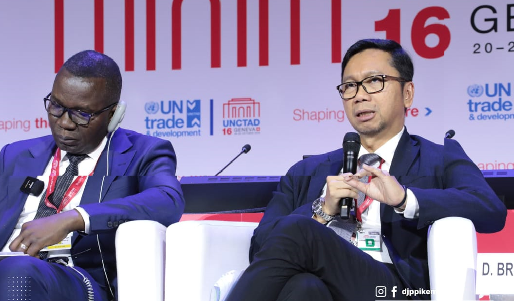Dalam sesi ini, Indonesia mendorong sistem perdagangan internasional yang memberikan ruang kebijakan bagi semua negara untuk meningkatkan kesejahteraan melalui hilirisasi dan industrialisasi berkelanjutan, serta memperkuat kolaborasi dengan seluruh mitra untuk membangun rantai pasok yang lebih tangguh, inklusif, dan berorientasi pada pembangunan berkelanjutan.