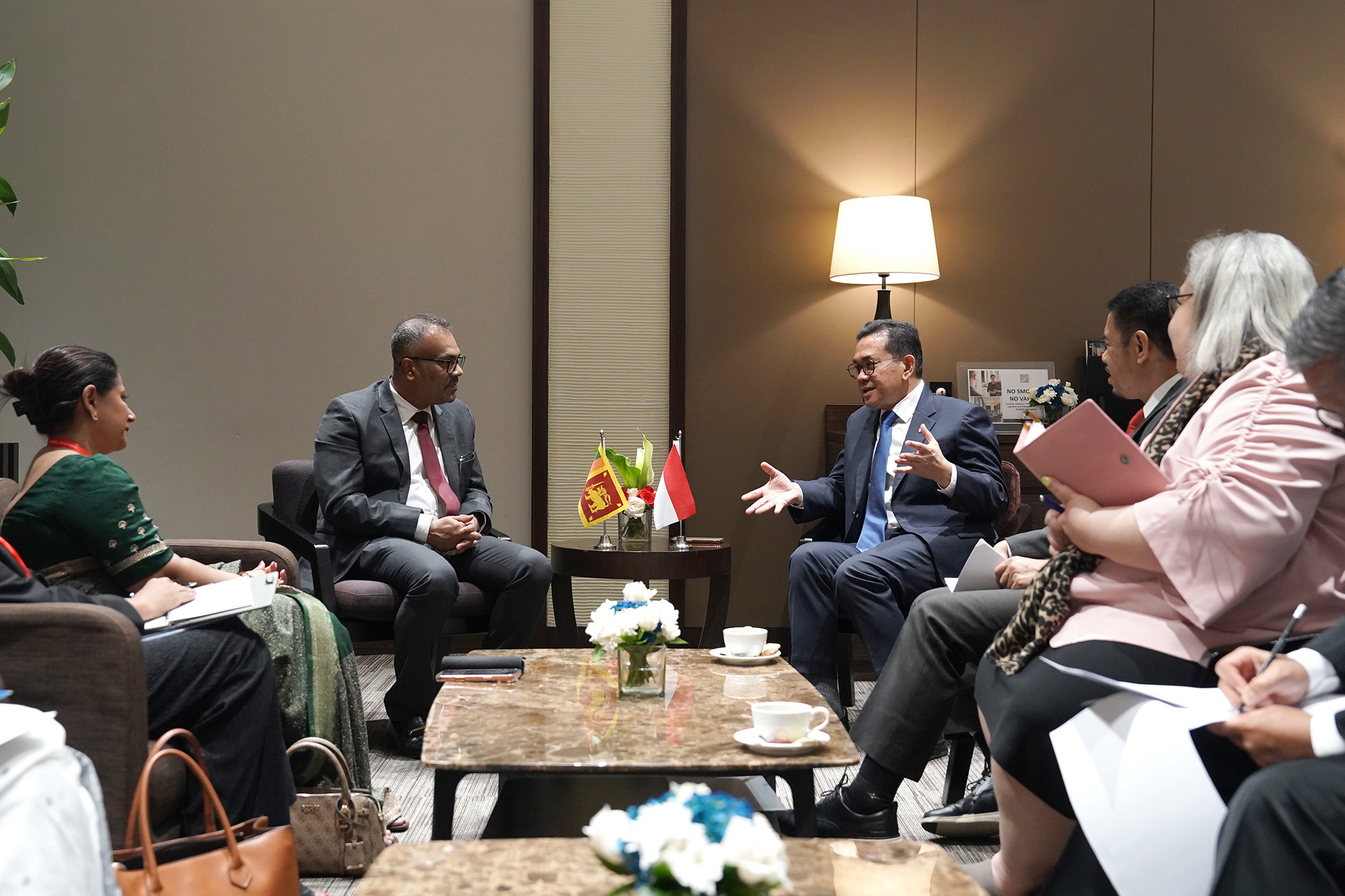 Pertemuan Bilateral Mendag RI dengan Menteri Tenaga Kerja di Kabinet sekaligus Wakil Menteri Keuangan dan Perencanaan Sri Lanka