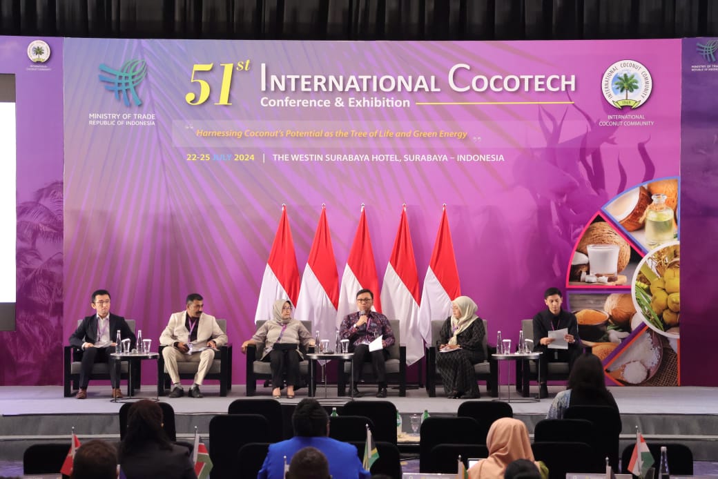 Diskusi Panel Konferensi dan Pameran Kelapa Internasional COCOTECH ke-51